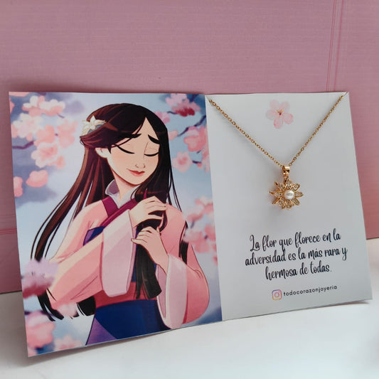 Collar Mulán Flor de Cerezo Rosa