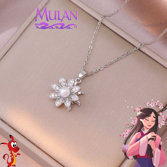 Collar Mulán Flor de Cerezo Plateado